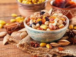 बिना भिगोए कभी नहीं खाने चाहिए ये 5 ड्राई फ्रूट्स, वरना फायदे की जगह होगा नुकसान!