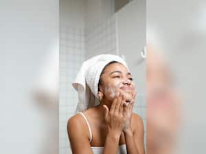 Can Food Cause Your Skin To Age Faster? Here's What You Must Know!