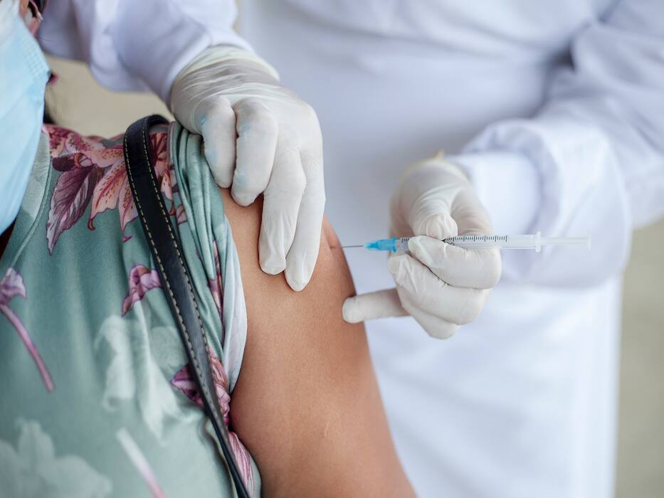All You Need To Know About The New COVID-19 Booster And RSV Vaccine
