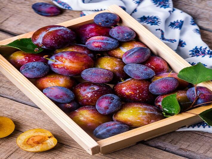 Five Health And Skin Benefits Of Plum That You Should Know ...