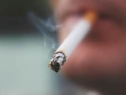 सिगरेट पीने से बढ़ सकती है ये लाइलाज बीमारी, जानें धूम्रपान के गम्भीर नुकसान