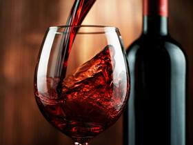 10 Worst Foods to Eat While Drinking Alcohol