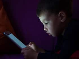 Two Mothers Come Up With A Brilliant Idea To Limit Kids    Screen Time