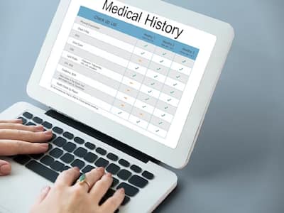 Treatment Of Alzheimer's Disease: Benefits Of Using Electronic Medical Records (EMRs)