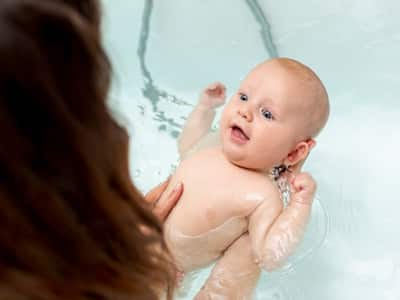 Antiseptic Solutions For Your Baby's Bath: Weighing The Pros And Cons