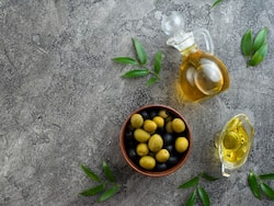 Choosing Right Olive Oil: A Comprehensive Guide To Their Types And Health Benefits