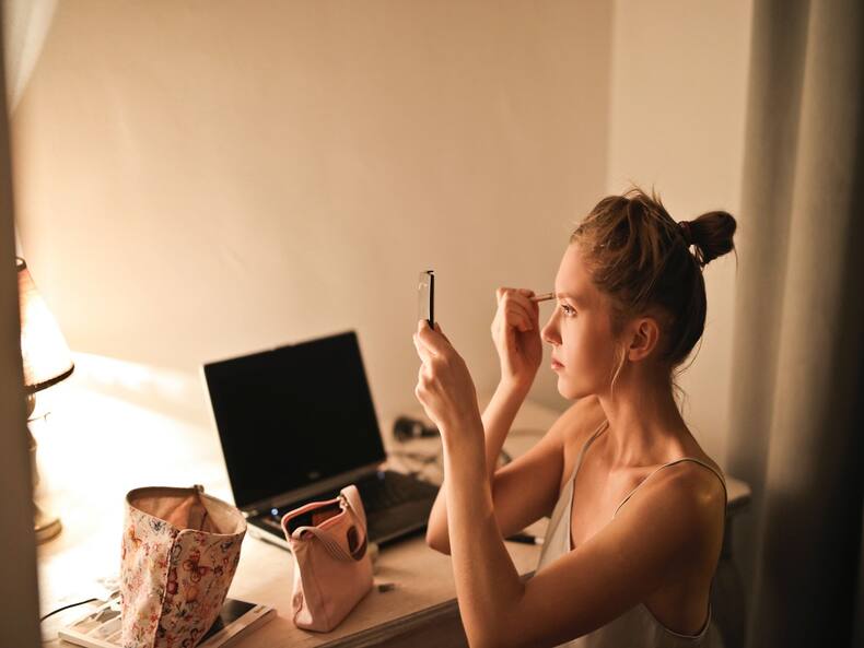 Skin Care: How Can Working Women Take Care Of Their Skin Amidst Busy Schedule?