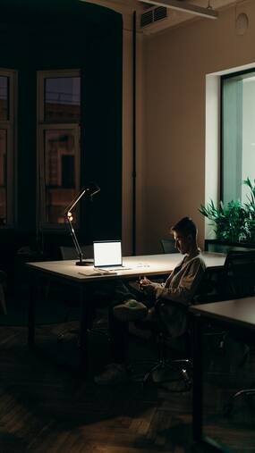 How To Ace Night-Shifts Without Hampering Your Health?