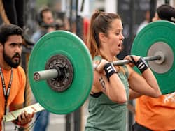 How To Avoid Wrist Injuries While Lifting Weights?