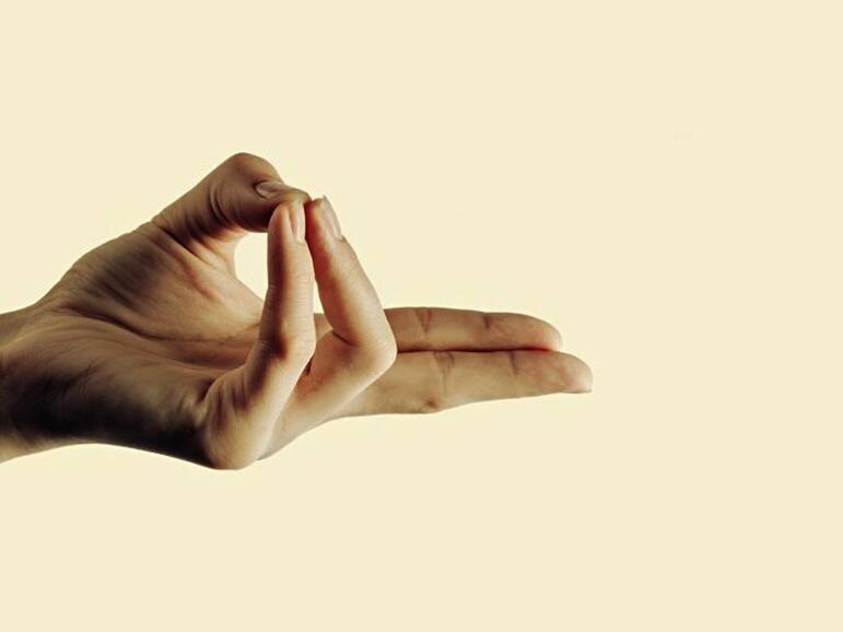 हाथ की इन मुद्राओं के अभ्यास से कंट्रोल रहता है शुगर लेवल, जानिए डायबिटीज के लिए 5 हस्त मुद्राएं