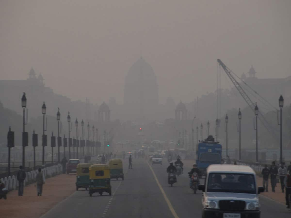 Air quality drops again in Delhi and National Capital Region: How can allergy and sinus sufferers stay safe?