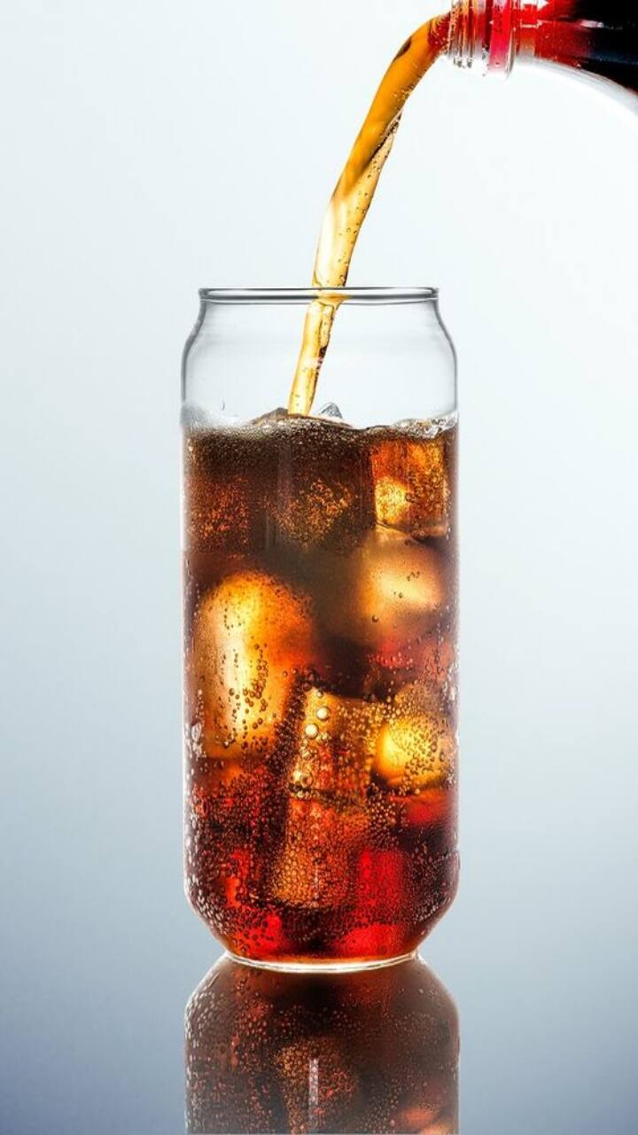 7 Side Effects Of Drinking Carbonated Drinks