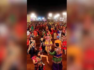 Garba Heart Attacks In Gujarat: 8 Signs Your Heart Is About To Collapse