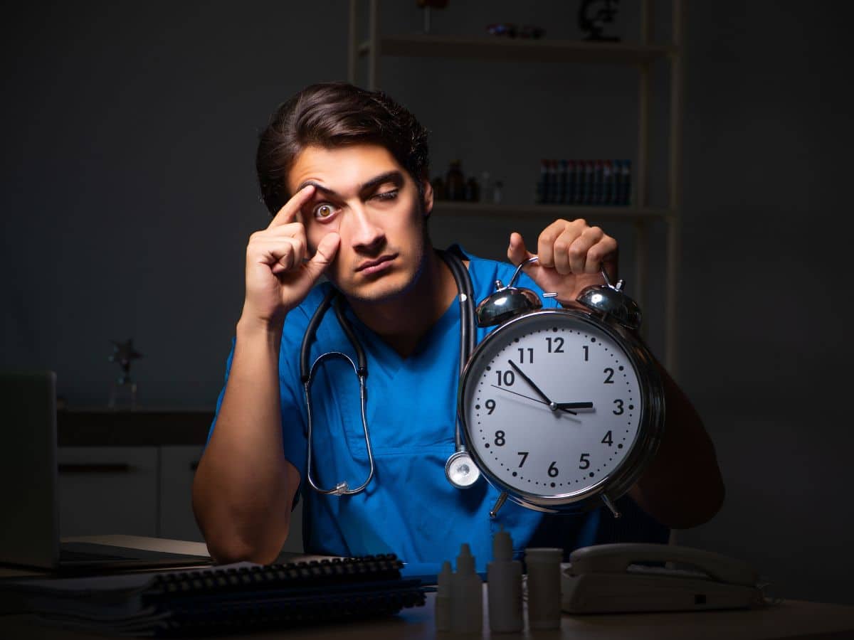 How To Stay Mentally Sharp And Stress Free On Night Shifts