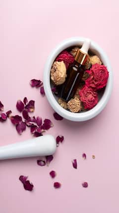 12 Beauty Benefits of Using Rose Water On Your Face