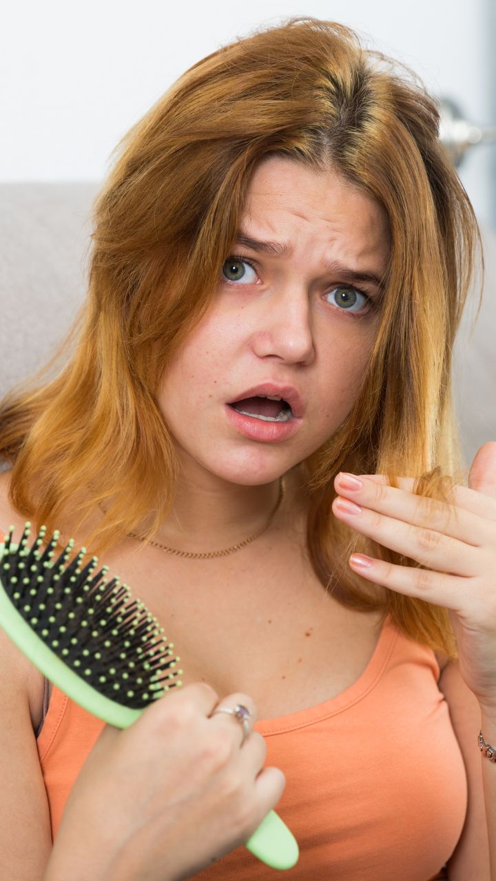 Winter Haircare Tips for Dandruff and Hair Fall: 8 Easy Ways To Stop Hair Loss During Winter