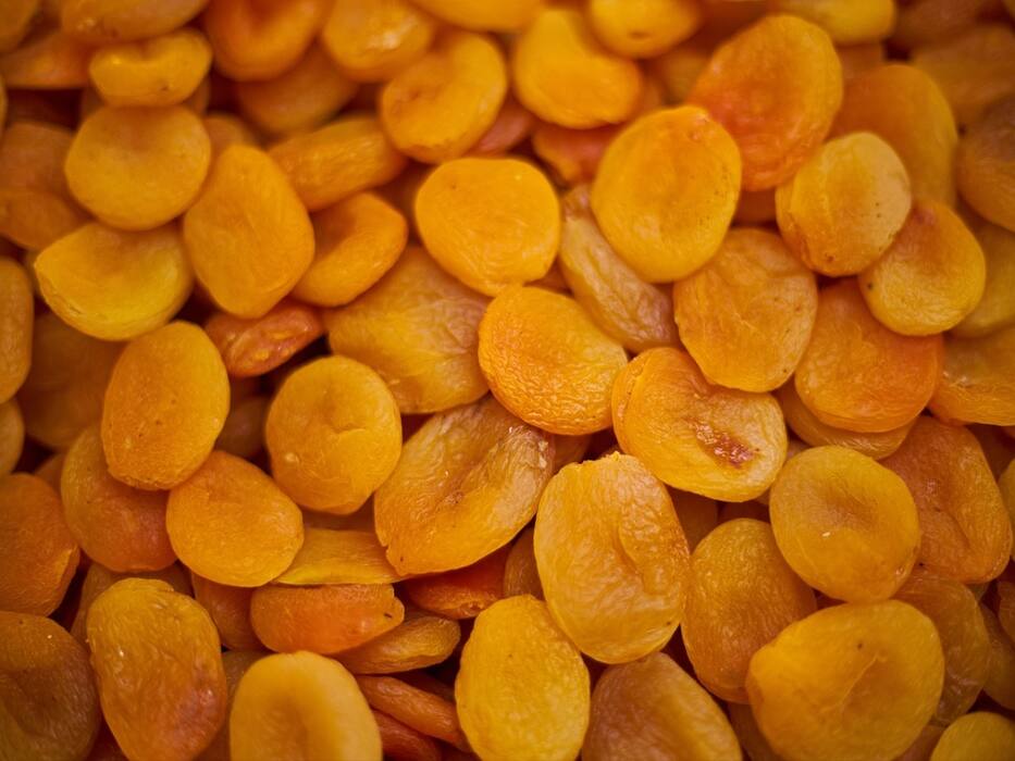 What Is The Right Way To Incorporate Dry Fruits Into Your Diet?