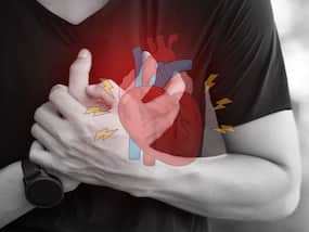 Winter Heart Attack Symptoms: 5 Signs That Only Appears at Night