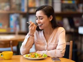 5 Surprising Health Benefits of Eating Dinner Before 7 PM