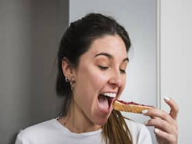 Want To Lose Weight? Expert Suggests You Chew Your Food 32 Times