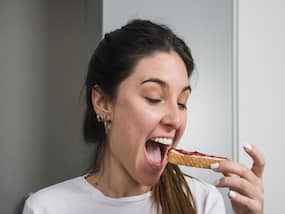 Want To Lose Weight? Expert Suggests You Chew Your Food 32 Times
