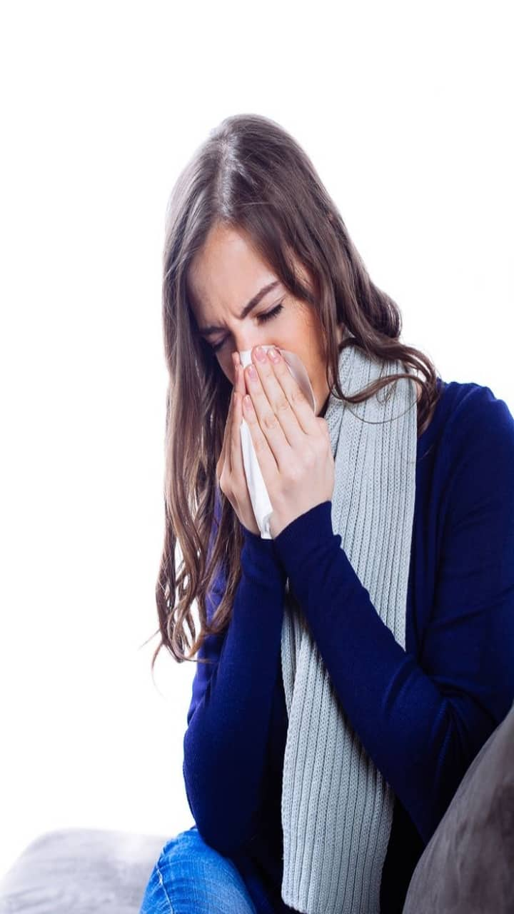 8 Unpleasant Effects of Holding A Sneeze