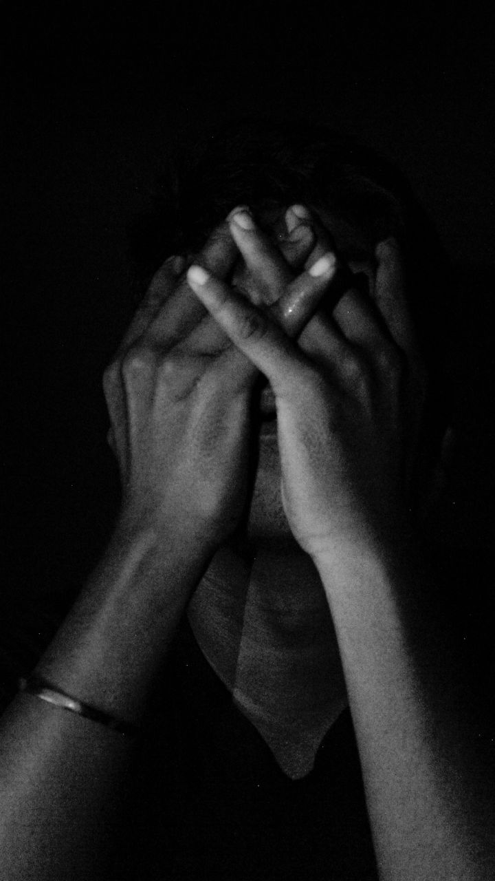 I Am Depressed, And These 7 Signs of Depression Are Killing Me Slowly