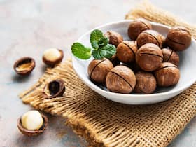 Cholesterol Lowering Nuts: How Good Fats In Macadamia Nuts Can Help Manage High Cholesterol Levels Naturally