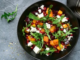 This Is The Healthy 'Plane Salad Recipe' That Actor Mindy Kaling Eats When She's Travelling