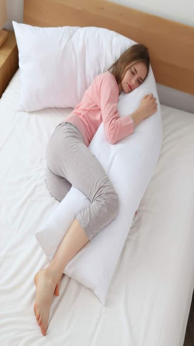 Uncover the Benefits of Sleeping with a Pillow Between Your Knees