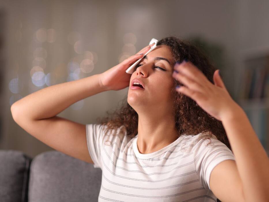 Winter Heart Attack Symptoms: 5 Signs That Only Appears at Night