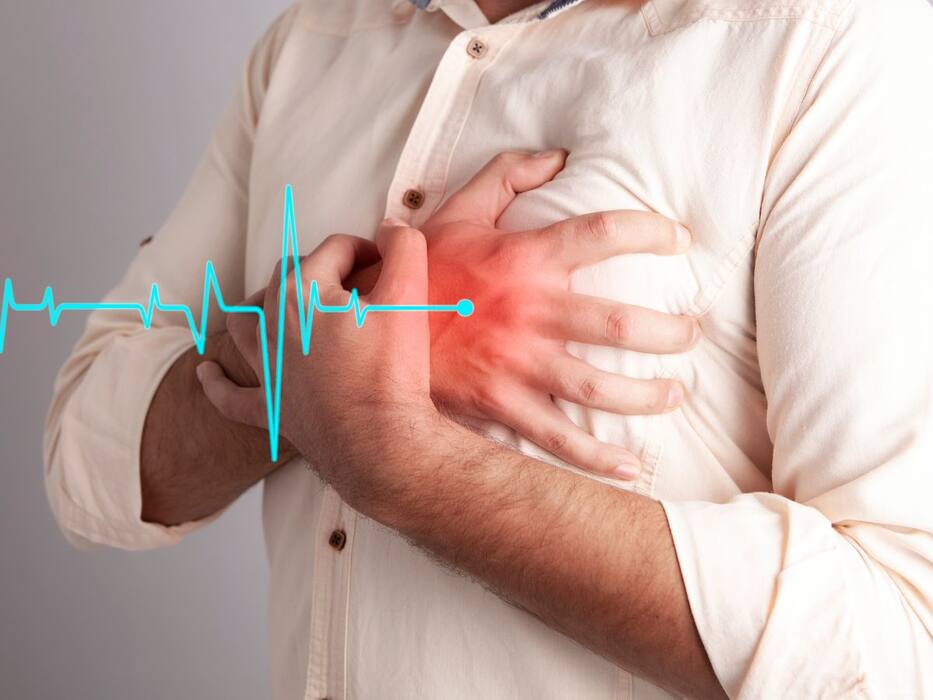 Winter Heart Attack Symptoms: 5 Signs That Only Appears at Night