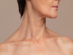 Sunday: How To Maintain A Youthful Neck With 5 Simple Steps?