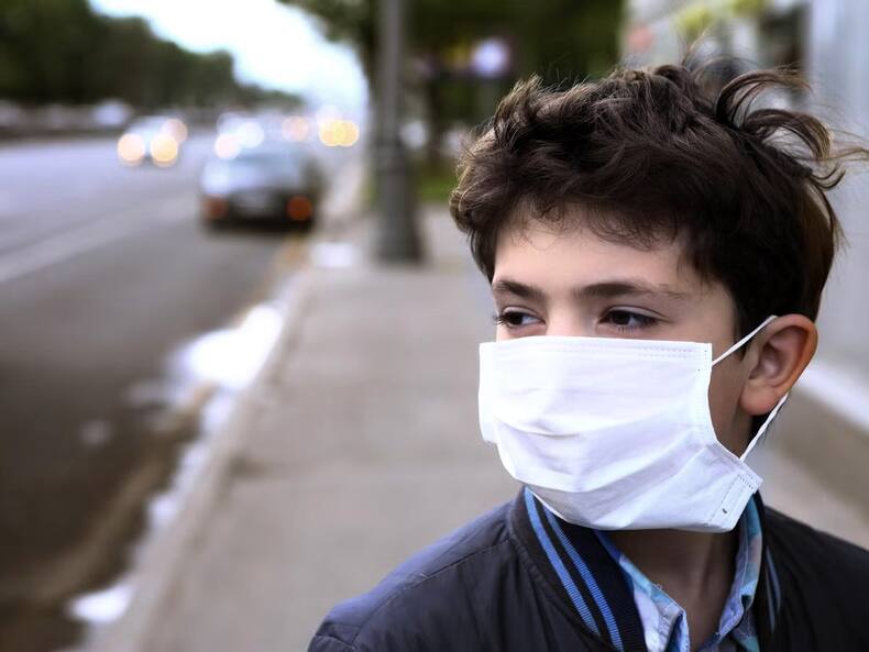 Air Pollution: बड़ों से ज्यादा बच्चों के लिए खतरनाक है वायु प्रदूषण, बचाव के लिए अपनाएं ये 5 उपाय