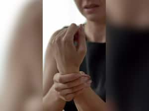 गठिया की बीमारी में ना खाएं ये 5 फूड, बढ़ जाएगी तकलीफ और दर्द