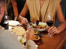 5 Reasons Why You Should Eat Dinner Before 7 PM