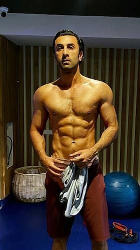 ये वर्कआउट रूटीन है रणबीर कपूर की फिटनेस का राज ये वर्कआउट रूटीन है रणबीर कपूर की फिटनेस का राज