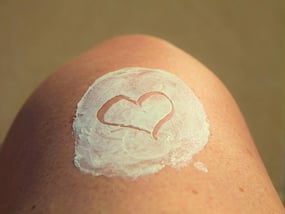 Your Guide To Glowing Skin Amidst Air Pollution: 6 Tips To Follow