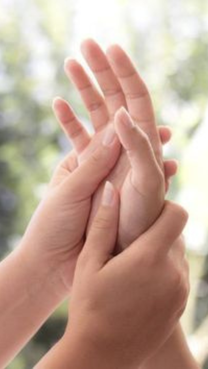 10 Tips To Manage Arthritis Stiffness