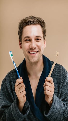 8 Benefits of Brushing Your Teeth at Night