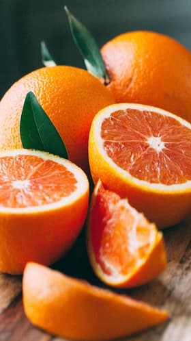8 Foods to Avoid Eating with Oranges 8 Foods to Avoid Eating with Oranges