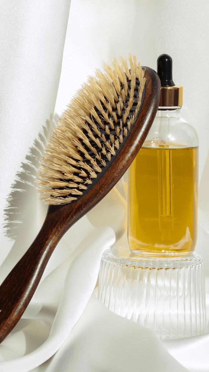 8 Ways to Use Castor Oil for Skin and Hair