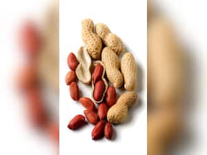 Benefits of Eating Peanuts During Winter