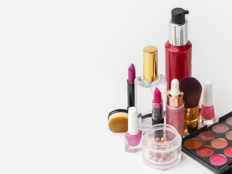 Discard These Expired Skincare Products At The Earliest!