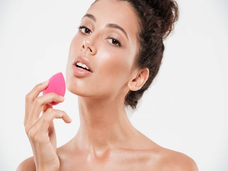 Discard These Expired Skincare Products At The Earliest!