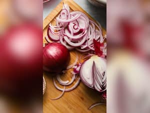 What Happens To Your Body When You Eat Raw Onions Everyday?