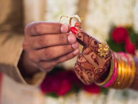 40 साल के बाद कर रहे हैं शादी तो समझदारी से लें काम, रिलेशनशिप में आ सकती हैं ये 3 प्रॉब्लम्स