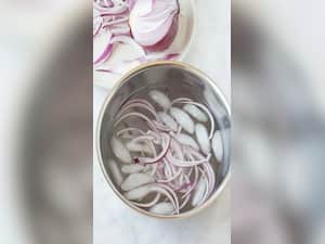 Side Effects of Eating Raw Onions