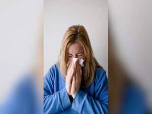 10 Effective Tips To Manage Seasonal Coughs At Home