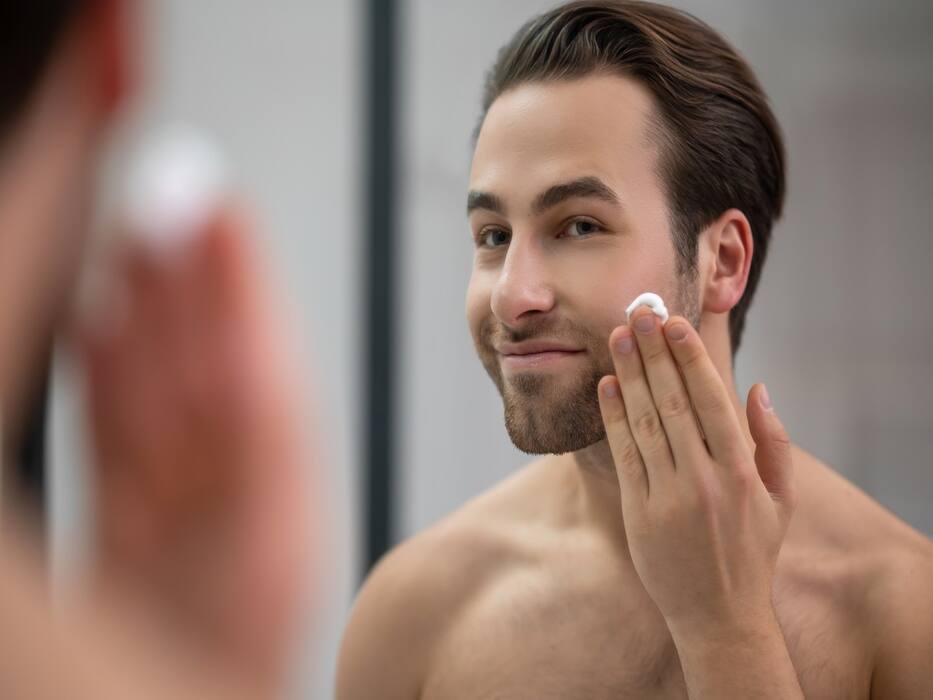 Facial Oil For Men: 5 Best Oils To Beat The Dry Winter Season